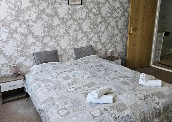 Bed & Breakfast Zimmervermietung Zentrum 3*